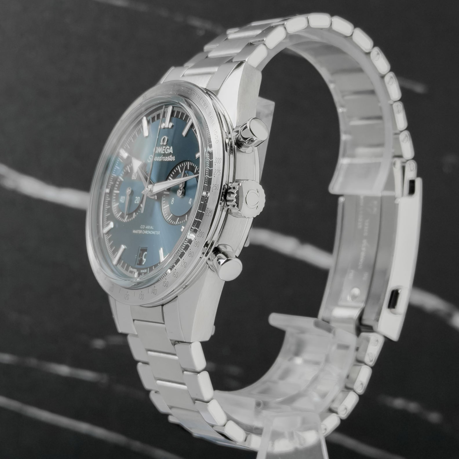 Omega Speedmaster ’57 “Broad Arrow” Blue Dial – Ref. 332.10.41.51.03.001 – 40.5mm Stainless Steel – Full Set – Excellent Condition