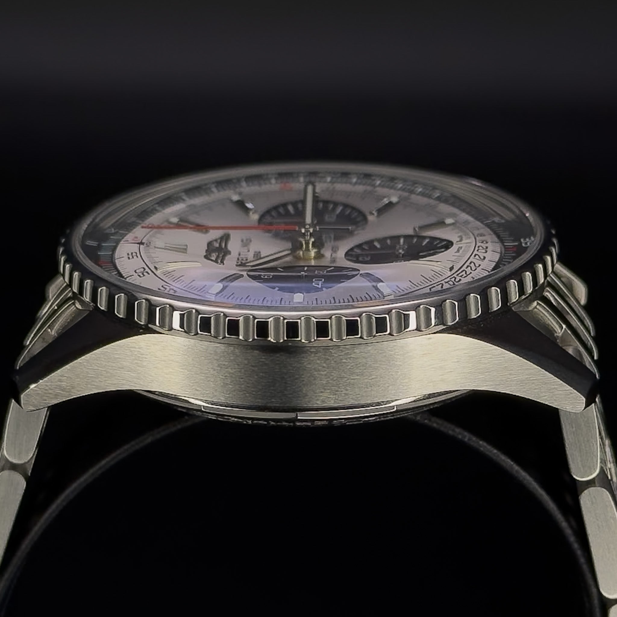 Breitling Navitimer B01 Chronograph 43 “Silver Panda” – AB0138241G1A1