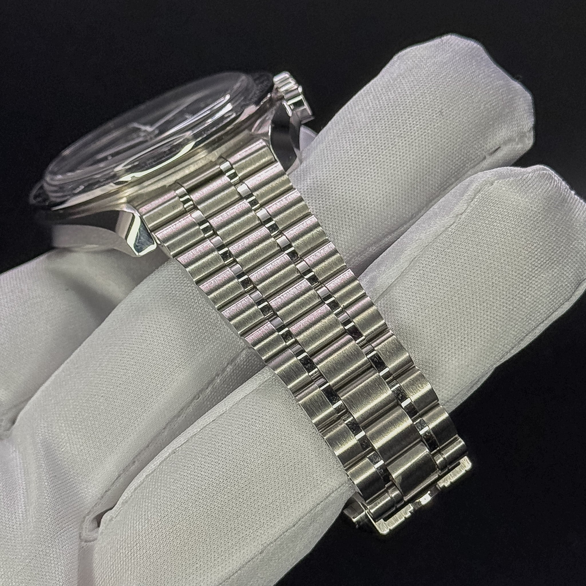 Omega Speedmaster Professional “Moonwatch” Sapphire Sandwich – Ref. 310.30.42.50.01.002 – 42mm Stainless Steel – Full Set – Excellent Condition