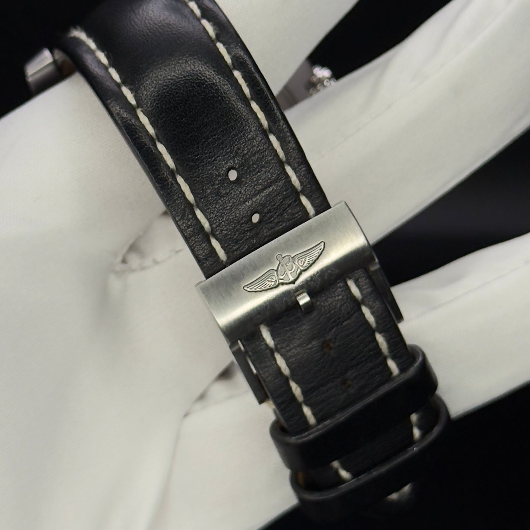 Breitling Avenger Seawolf II – Ref. A17330 – 45mm Stainless Steel – Full Set – Excellent Condition