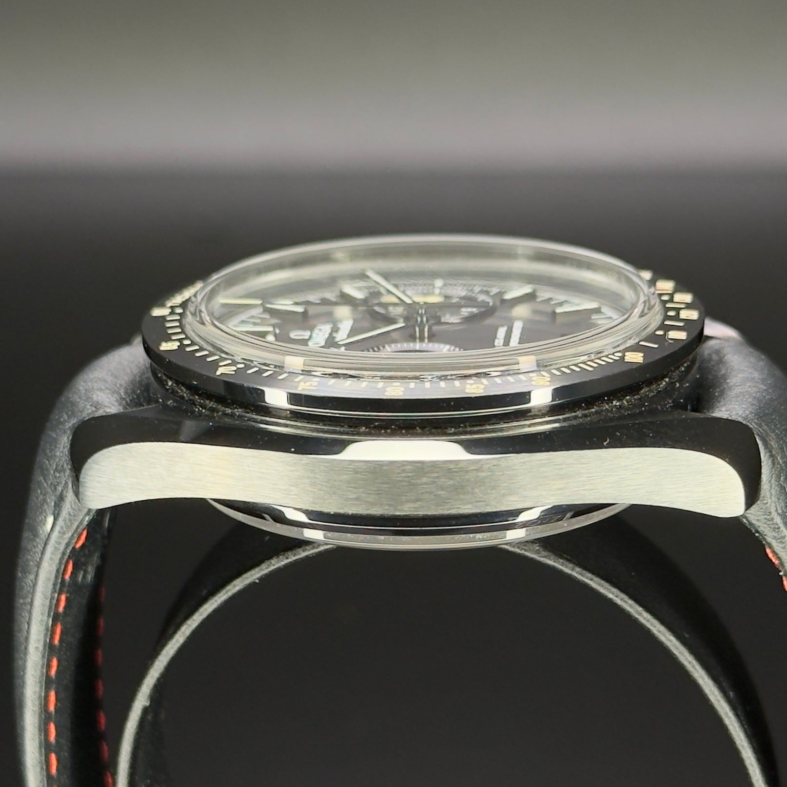 Omega Speedmaster “Dark Side of the Moon” – Ref. 311.92.44.51.01.004 – 44.25mm Black Ceramic – Full Set – Excellent Condition