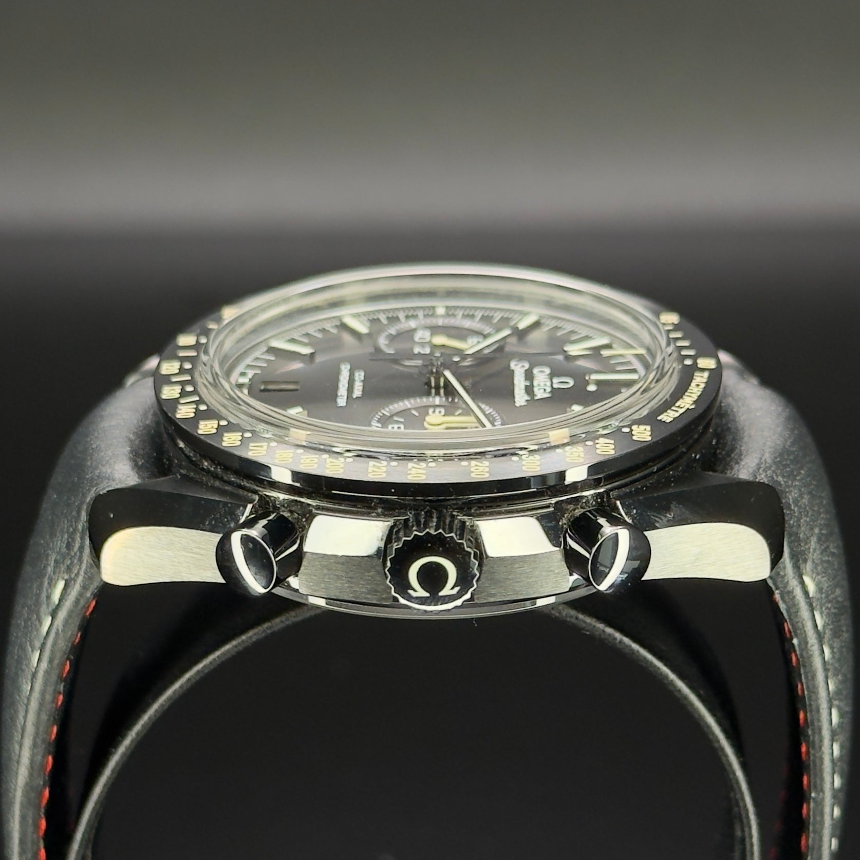 Omega Speedmaster “Dark Side of the Moon” – Ref. 311.92.44.51.01.004 – 44.25mm Black Ceramic – Full Set – Excellent Condition