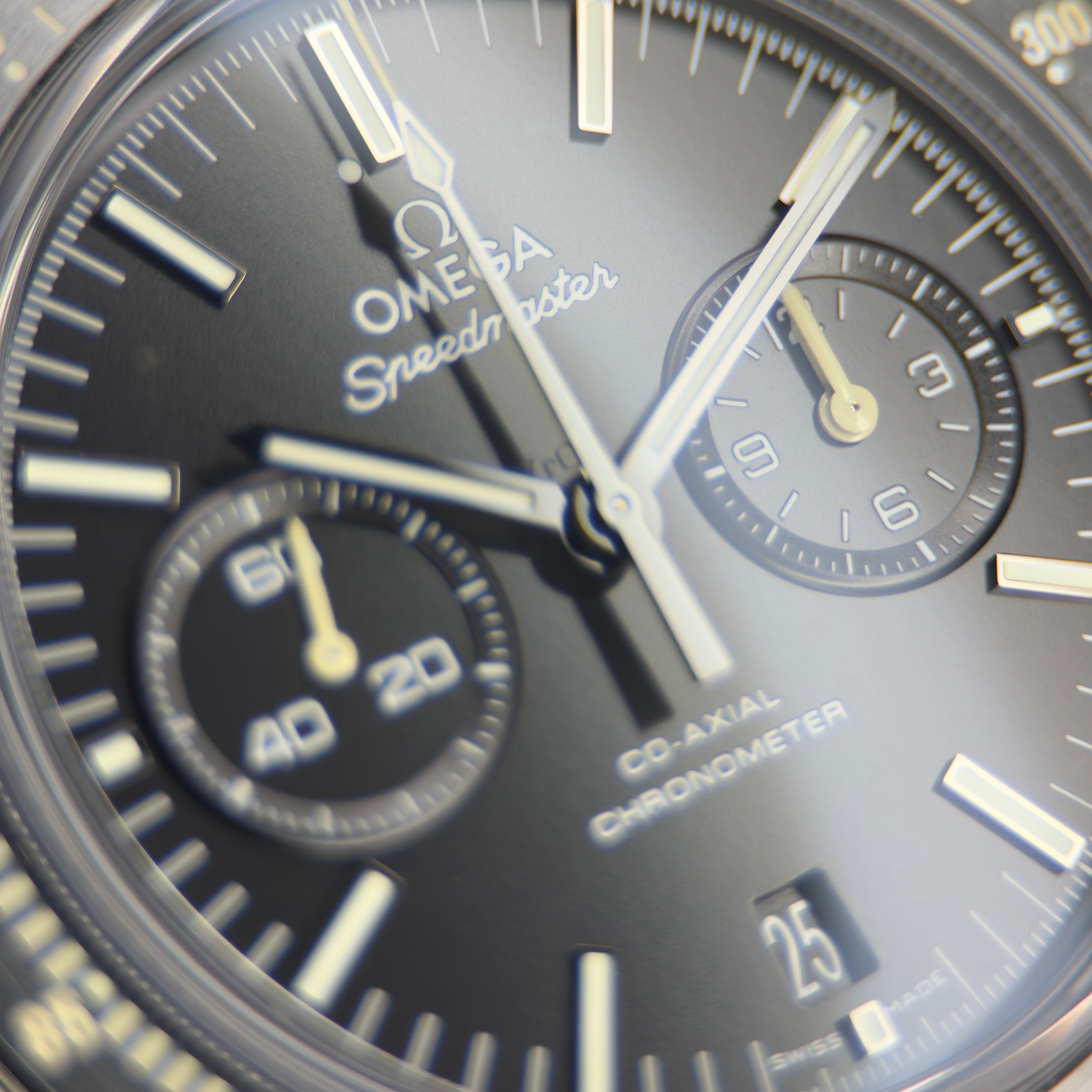 Omega Speedmaster “Dark Side of the Moon” – Ref. 311.92.44.51.01.004 – 44.25mm Black Ceramic – Full Set – Excellent Condition