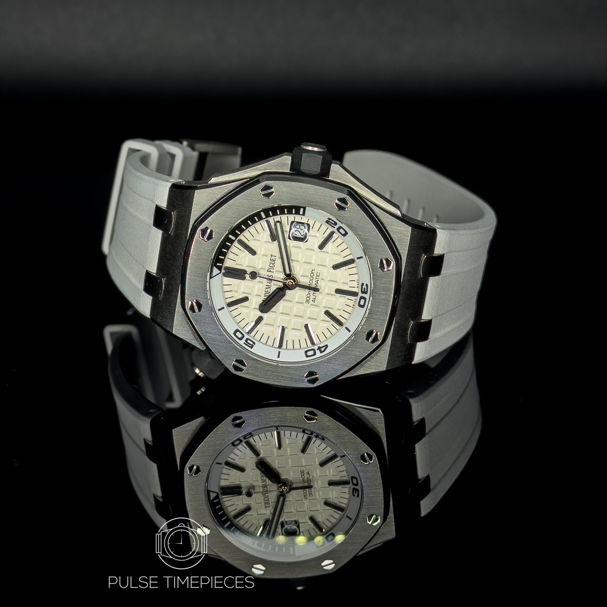 Audemars Piguet Royal Oak Offshore Diver – Ref. 15710ST.OO.A002CA.01 – 42mm