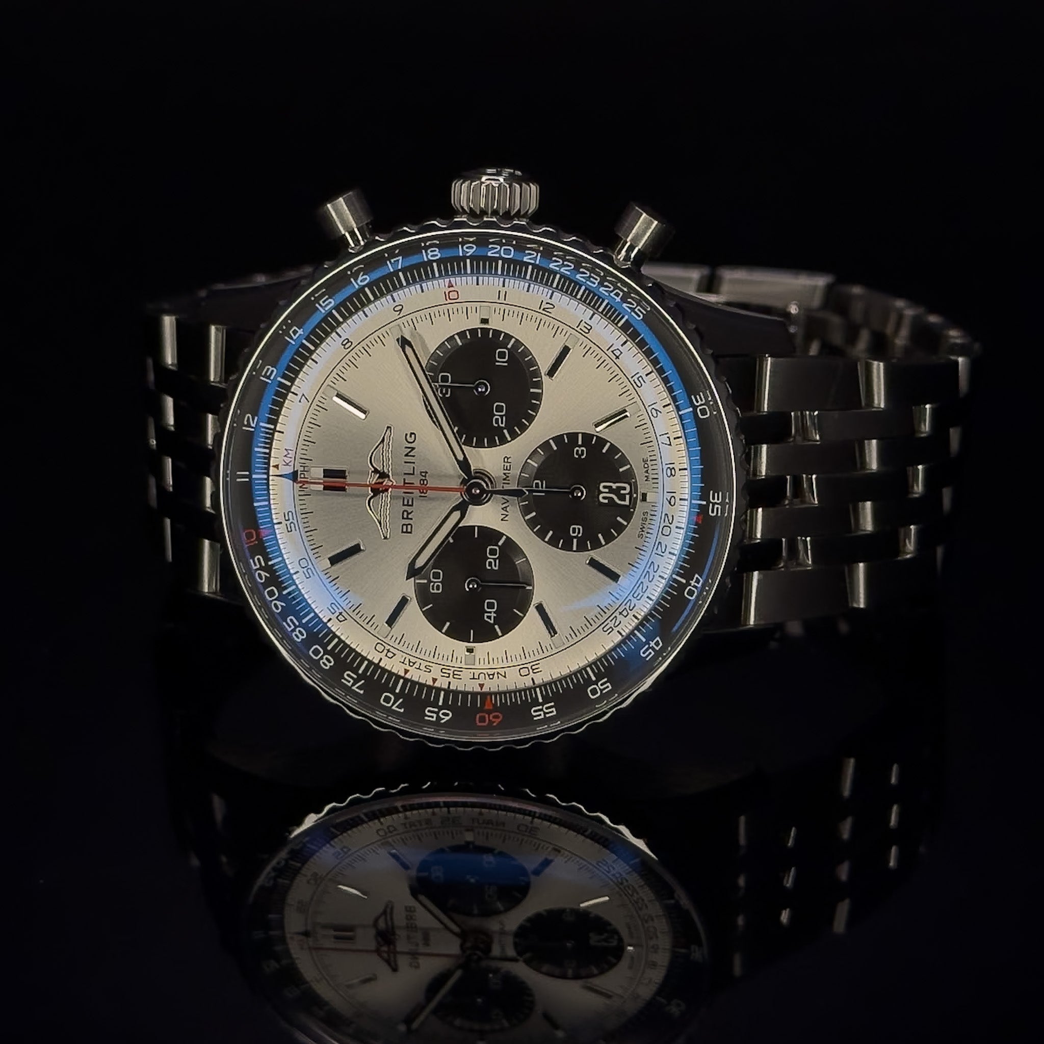 Breitling Navitimer B01 Chronograph 43 “Silver Panda” – AB0138241G1A1