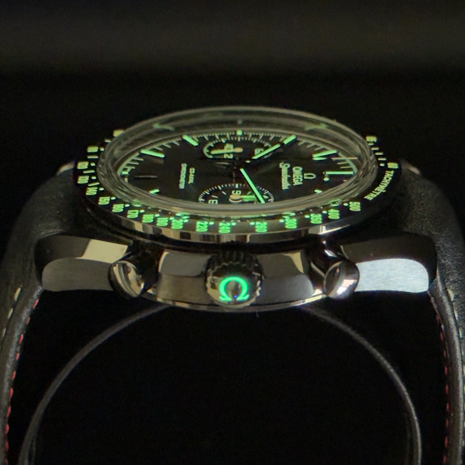 Omega Speedmaster “Dark Side of the Moon” – Ref. 311.92.44.51.01.004 – 44.25mm Black Ceramic – Full Set – Excellent Condition